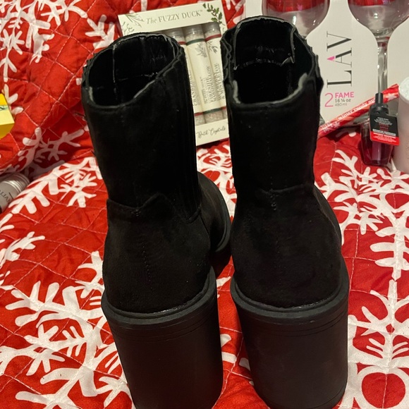 Winter high heeled boots! - Picture 2 of 3